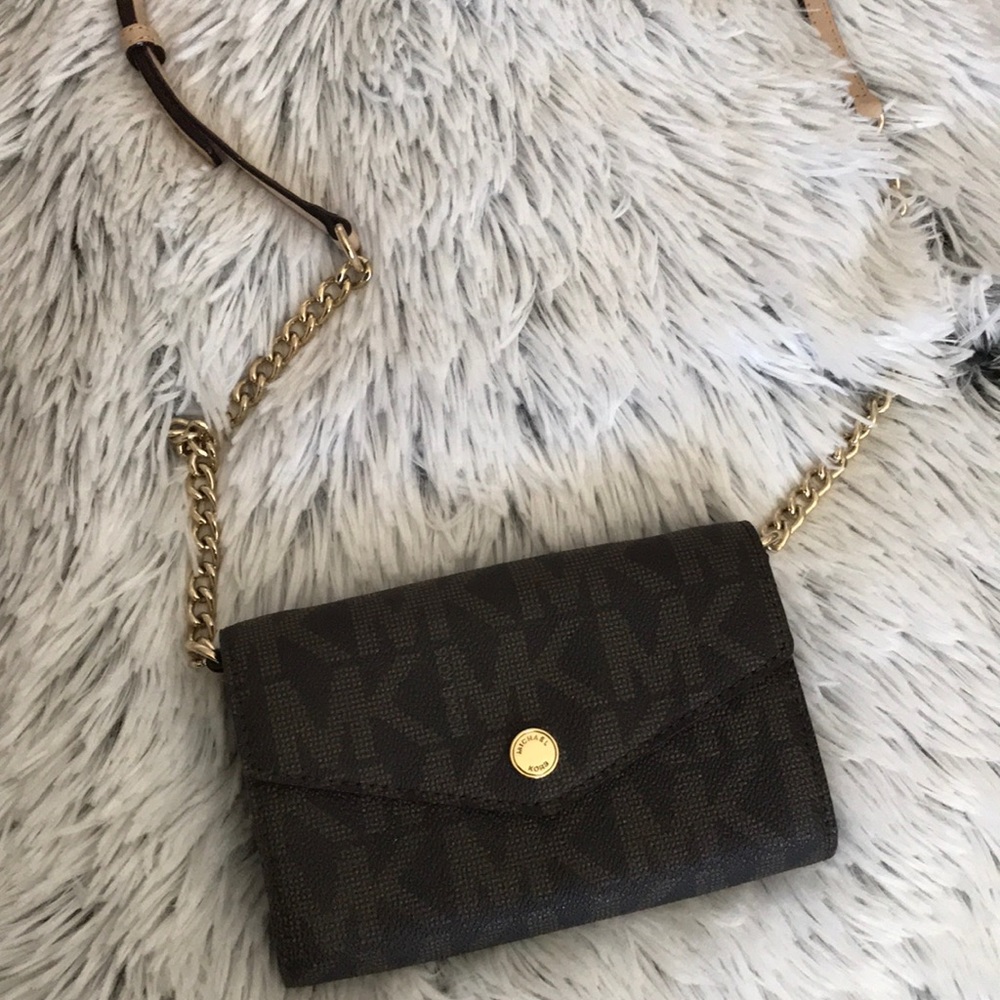 Michael Kors small wallet shoulder bag